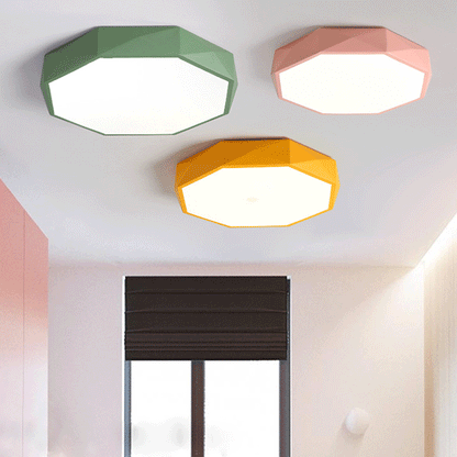 LED-Deckenlampe im modernen, abstrakten skandinavischen Stil