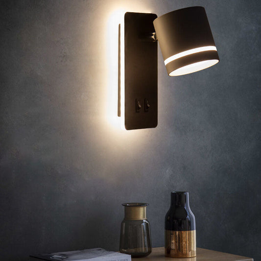 Elegante Wandlampe aus Eisen mit LED