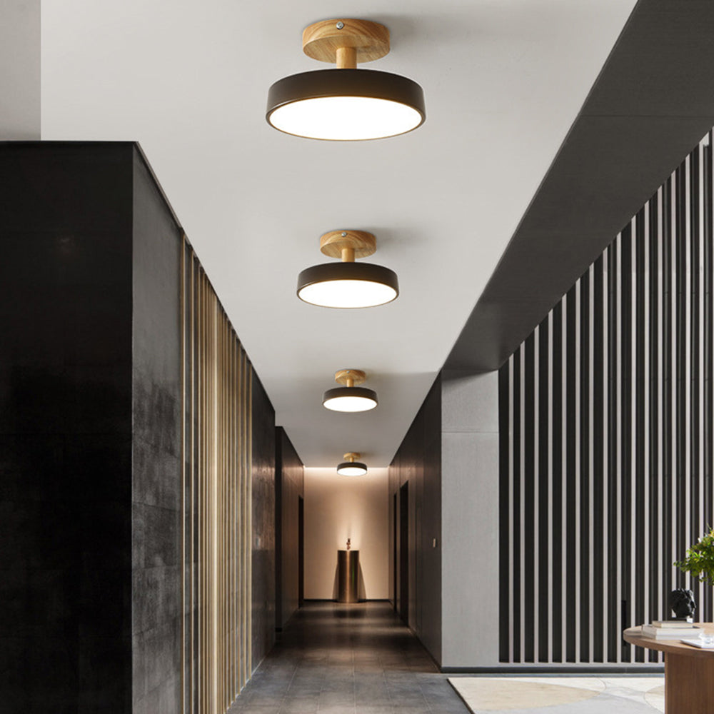 Skandinavische Deckenlampe mit Holzsockel – Dezentes Pastell-Design