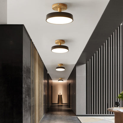 Skandinavische Deckenlampe mit Holzsockel – Dezentes Pastell-Design