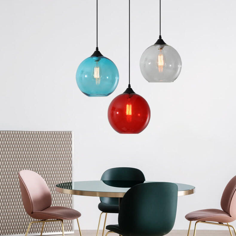 Moderne Glas-Pendelleuchte in mehreren Farben mit kugelförmigem Design