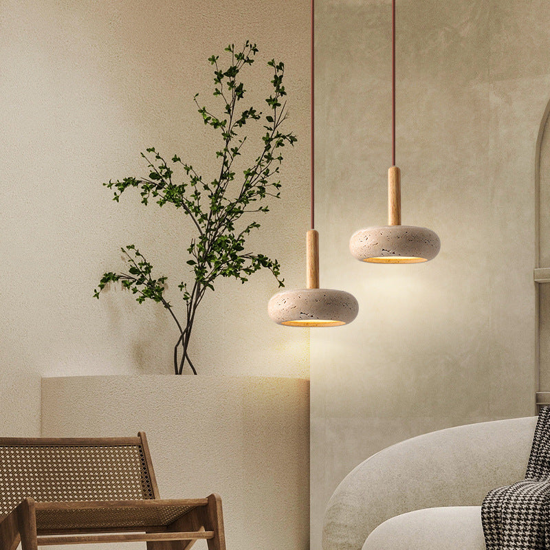Elegante japanische Hängeleuchte – gelber Travertin mit natürlichem Holzakzent und integriertem LED