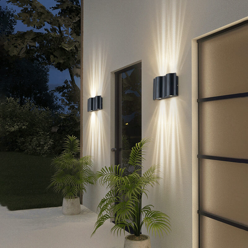 Moderne minimalistische Wandleuchte aus Aluminium und Acryl – LED – (2/4/6 Lichtquellen)