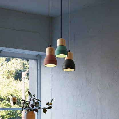 Moderne Hängeleuchte aus Zement und Holz im Industrial-Design