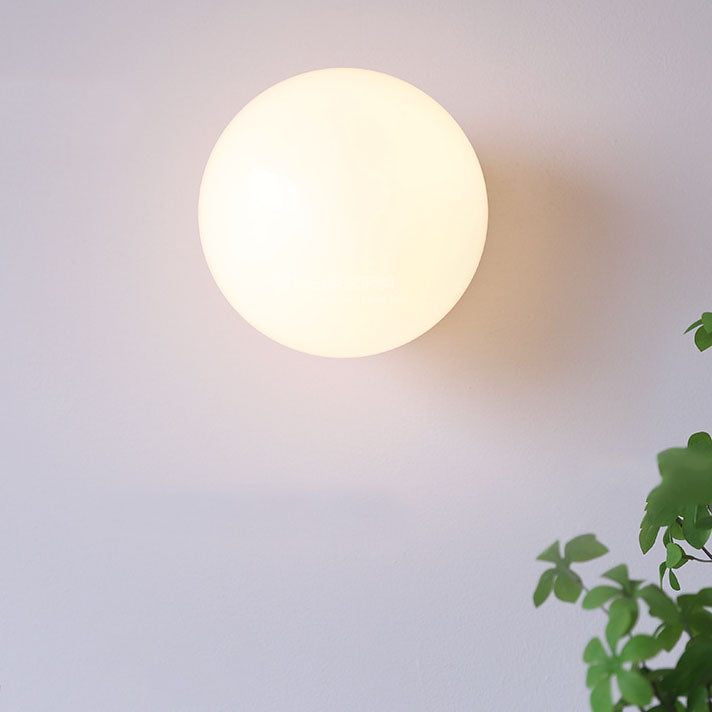 Moderne Wandlampe aus Glas und Eisen – erhältlich in Rosa, Beige und Weiß
