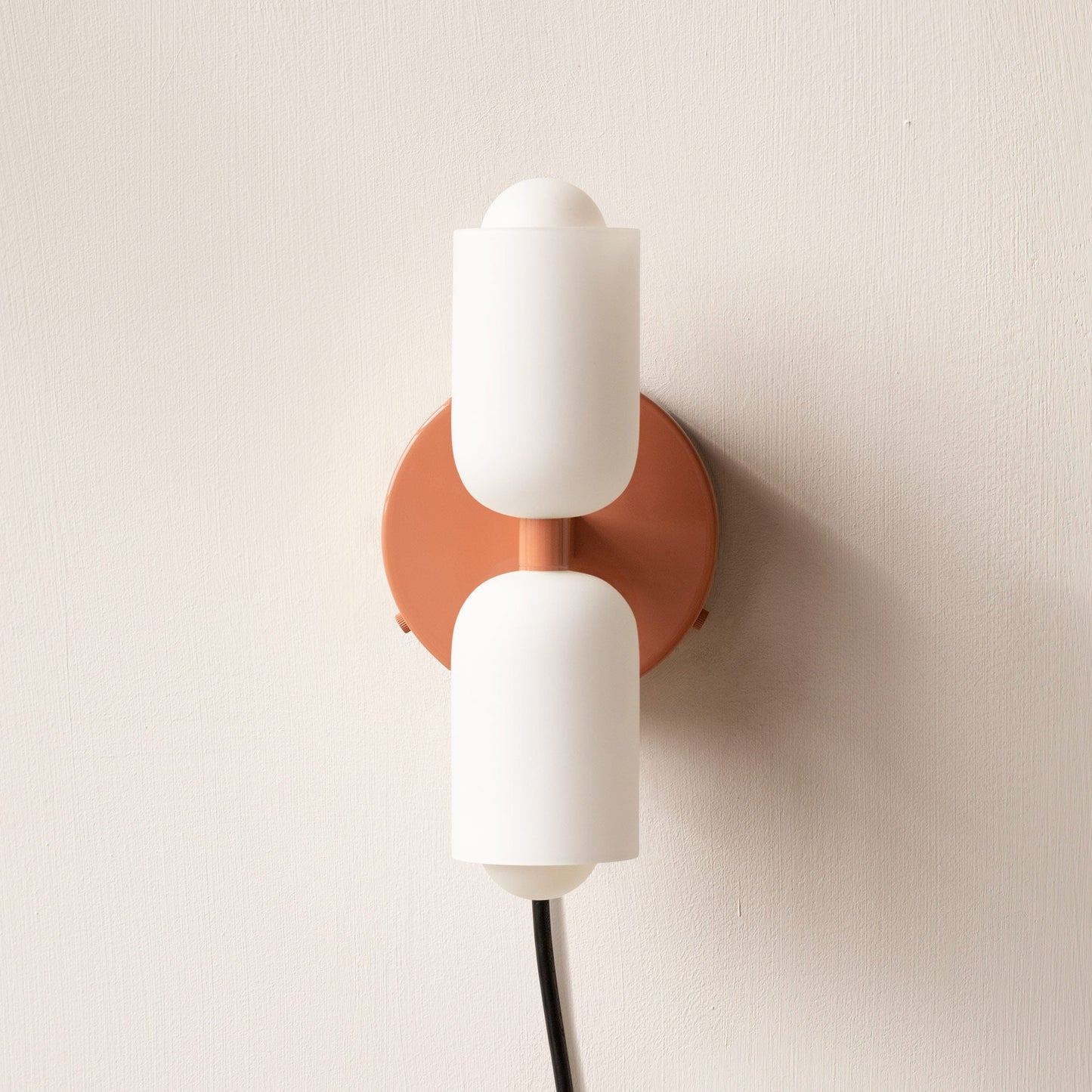Döle – Moderne Wandlampe mit doppeltem Glasschirm (E14, für Innenräume)