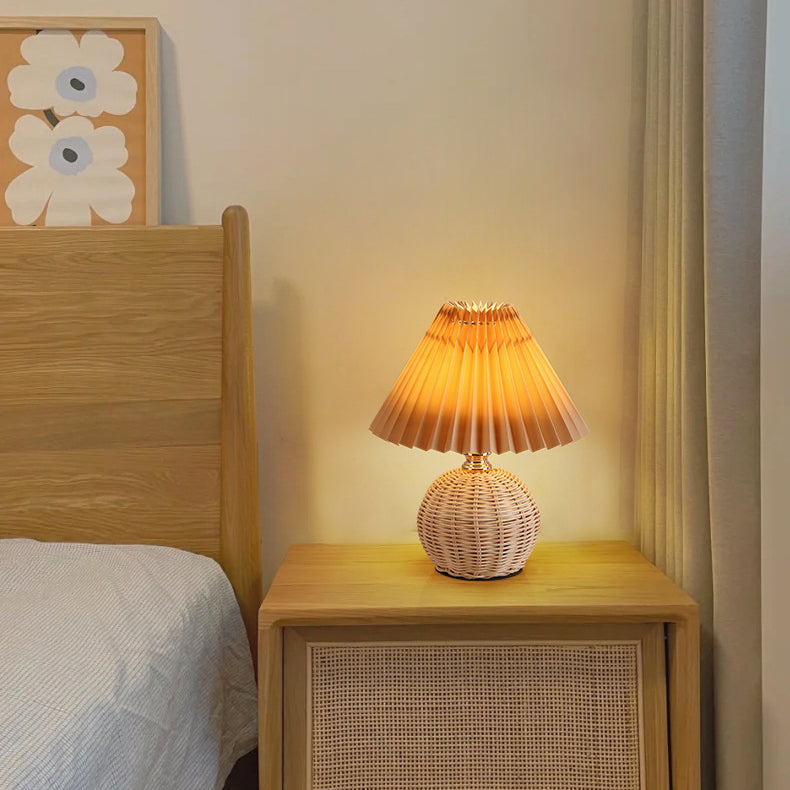 Skandinavische Tischlampe mit Stoffschirm – USB-Anschluss & stufenlose Dimmfunktion für die perfekte Stimmung