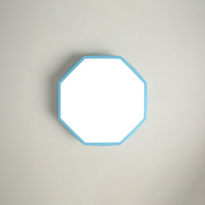 LED-Deckenlampe im modernen, abstrakten skandinavischen Stil