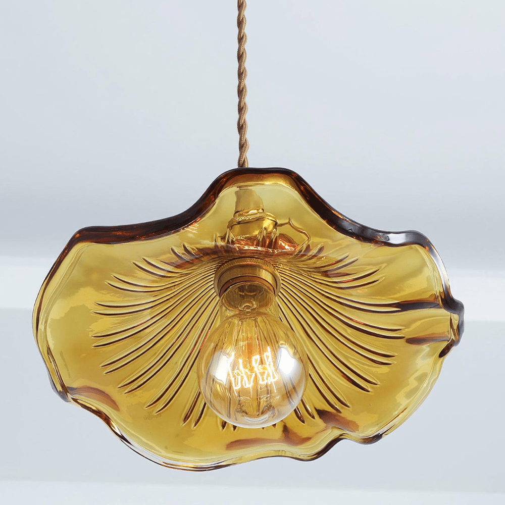 Elegante Glas-Hängelampe in Hibiskusblüten-Form mit stilvollem Design