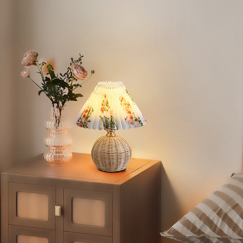 Skandinavische Tischlampe mit Stoffschirm – USB-Anschluss & stufenlose Dimmfunktion für die perfekte Stimmung