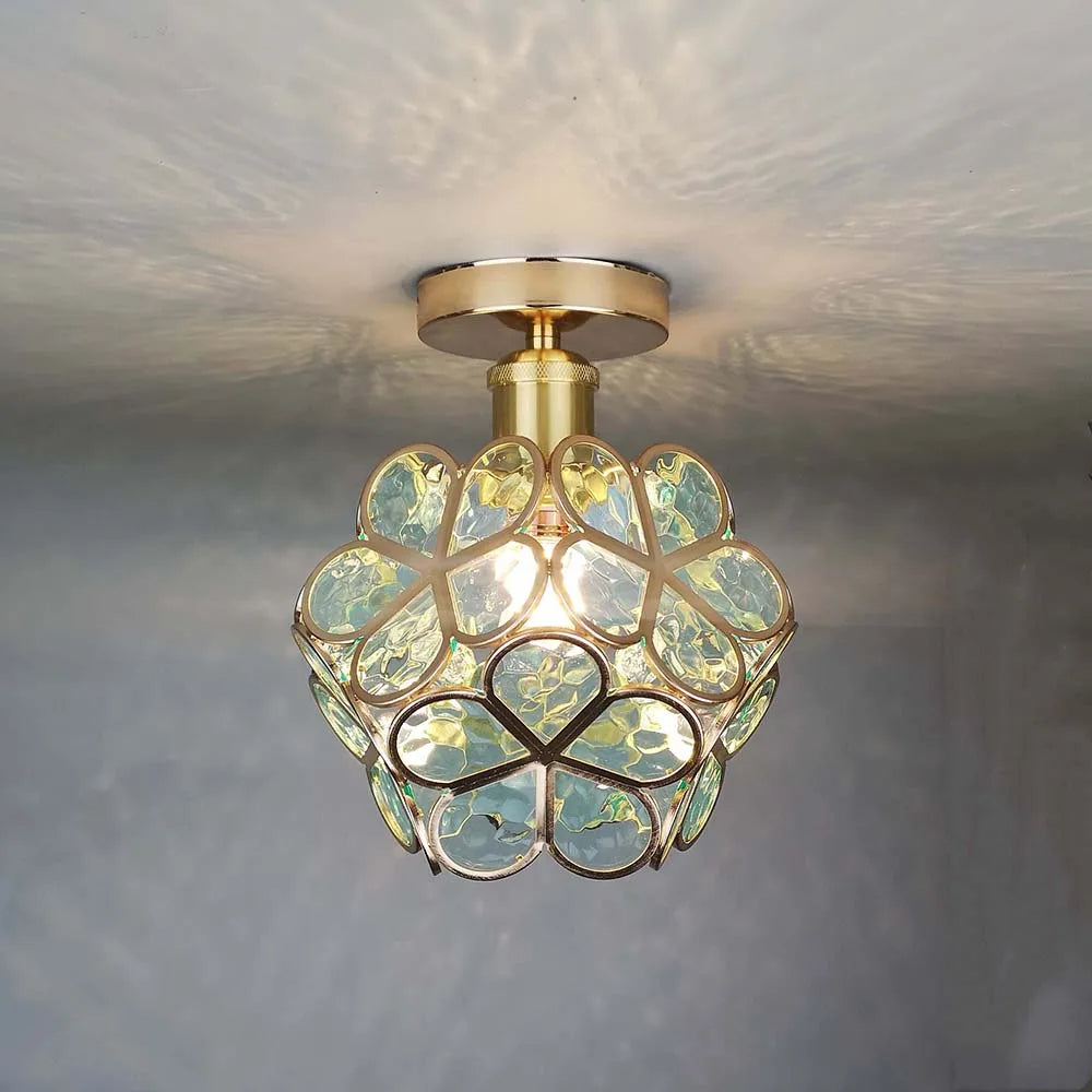 Flora – Auffällige Blumen-Deckenleuchte mit elegantem Design