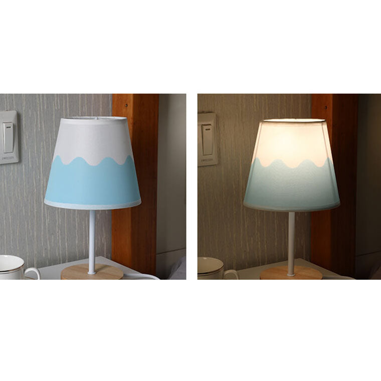 Skandinavische moderne Holz-Tischlampe mit integrierter LED – USB-Anschluss
