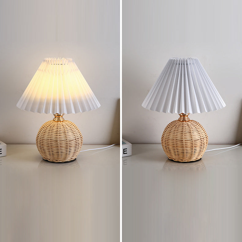 Skandinavische Tischlampe mit Stoffschirm – USB-Anschluss & stufenlose Dimmfunktion für die perfekte Stimmung