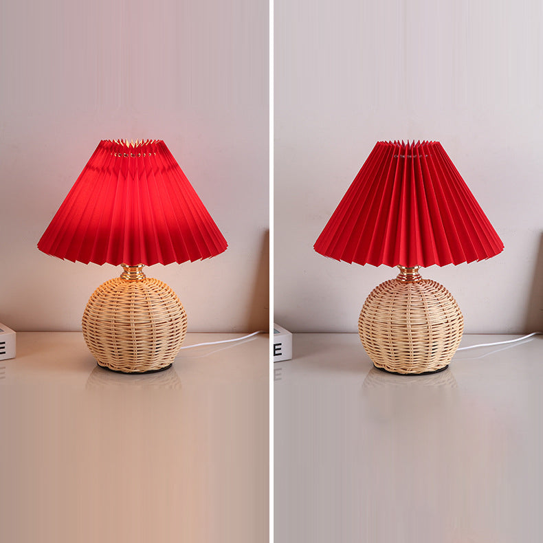 Skandinavische Tischlampe mit Stoffschirm – USB-Anschluss & stufenlose Dimmfunktion für die perfekte Stimmung