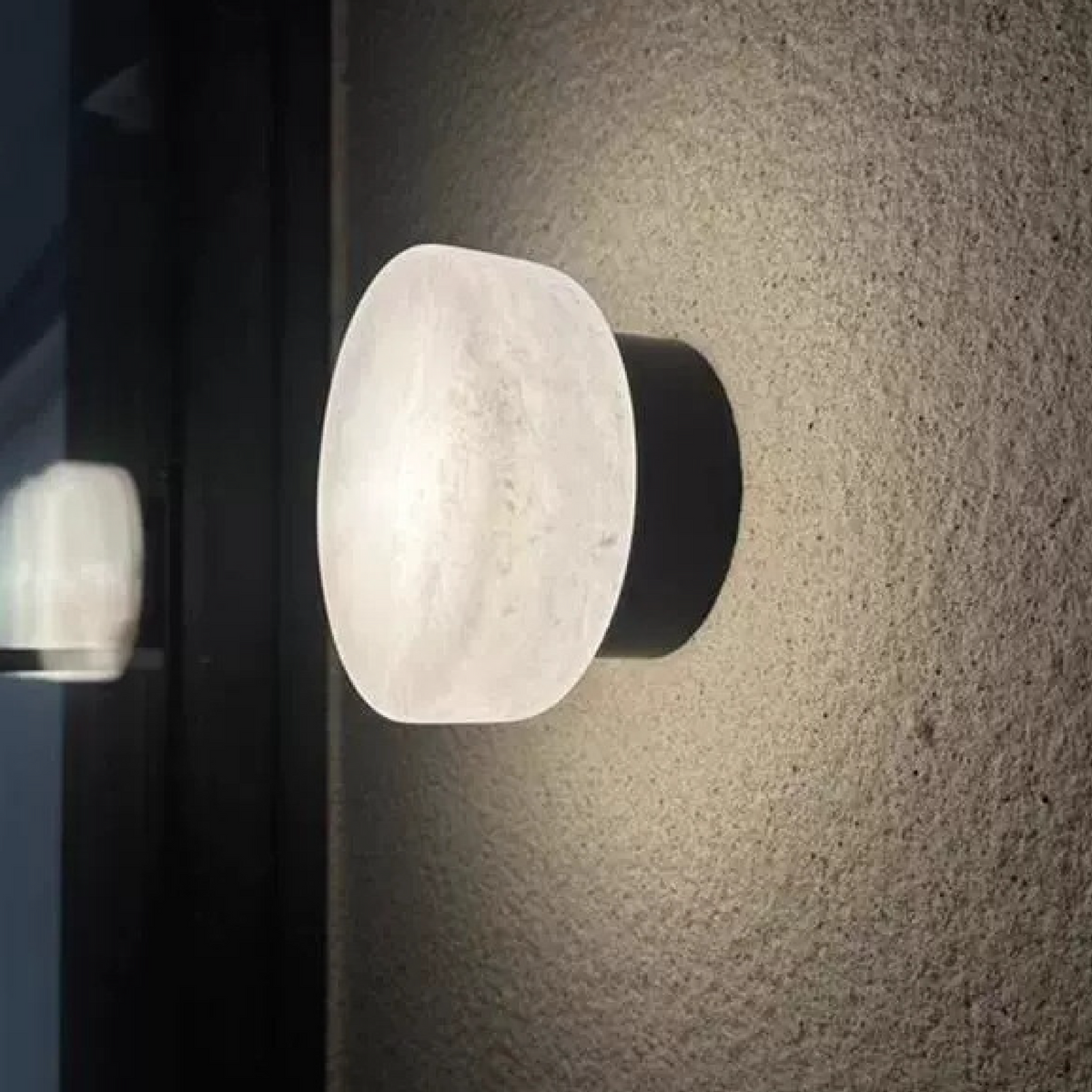 Luxuriöse Marmor-Wandleuchte mit zeitlosem skandinavischem Design