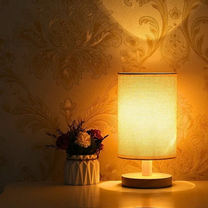 Stilvolle Lampe aus Naturholz und Leinen mit Fernbedienung