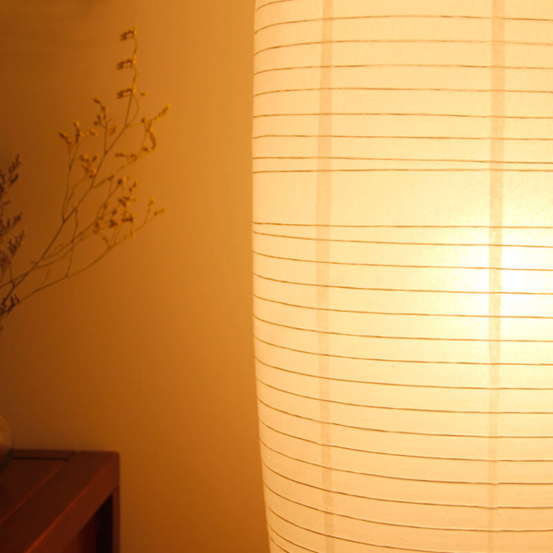 Moderne Japandi-Stehlampe mit Papierschirm