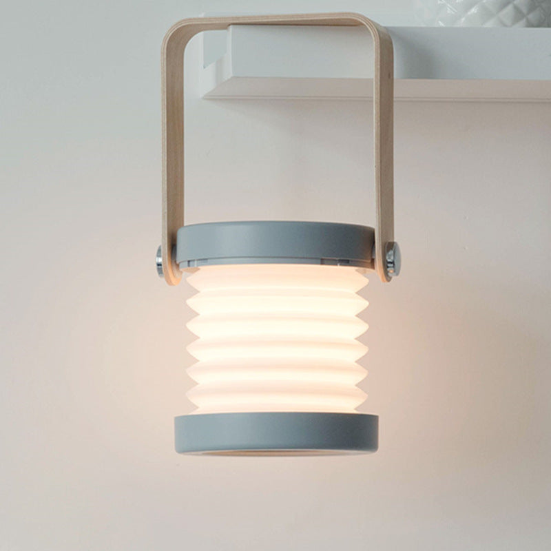 Froy – Faltbare Tischlampe mit USB-Ladefunktion und 4 dimmbaren Lichtstufen