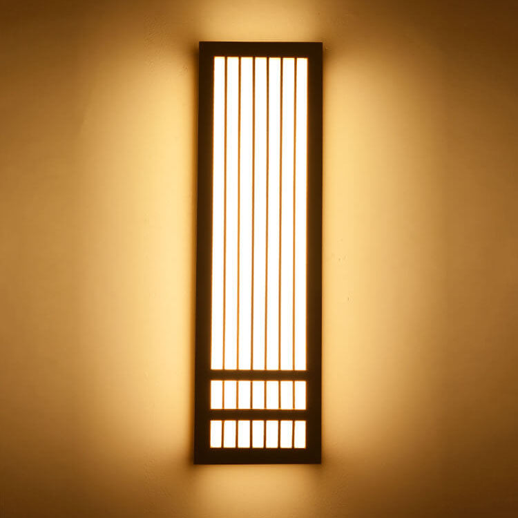 Moderne LED-Wandlampe aus Holz mit Beige- und Acrylakzenten
