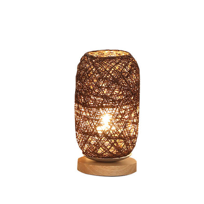 Industrielle Tischlampe aus Rattan und Holz – Japandi, minimalistisches Design und natürlicher Charme