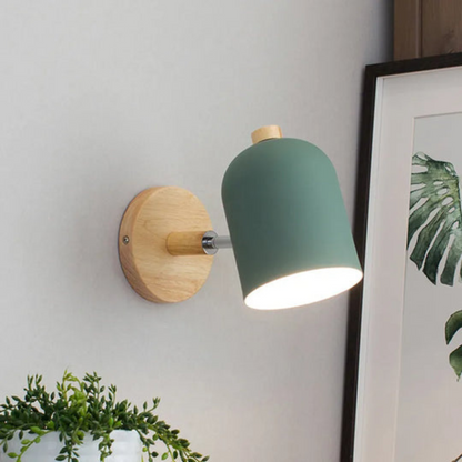 Skandinavische Holz-Wandleuchte LED mit warmem Licht und pastellfarbenem Design