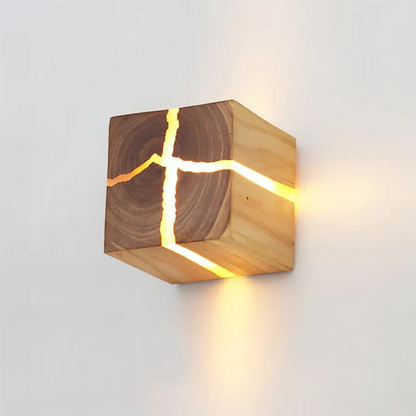 Stilvolle Holz-Wandlampe mit warmem LED-Licht