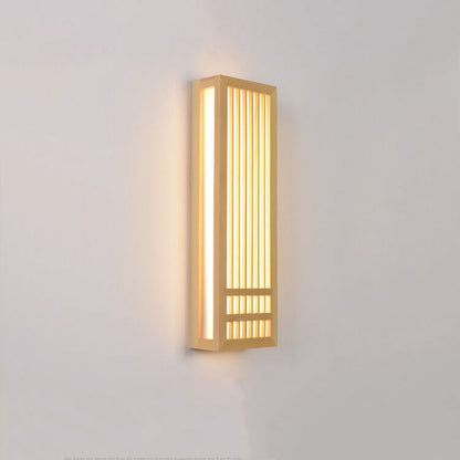 Moderne LED-Wandlampe aus Holz mit Beige- und Acrylakzenten