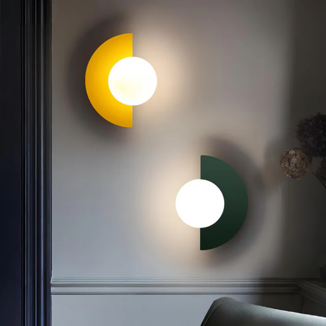 Künstlerische Designerlampe im skandinavischen Stil