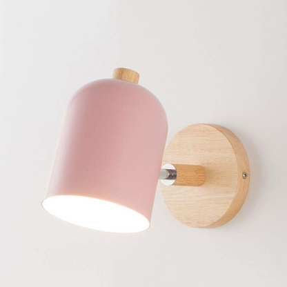 Skandinavische Holz-Wandleuchte LED mit warmem Licht und pastellfarbenem Design