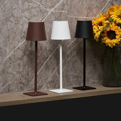 Lio – Dimmbare Akku-Tischlampe für Innen und Außen