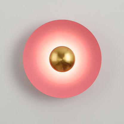 Moderne LED-Wandleuchte mit abstraktem Muster