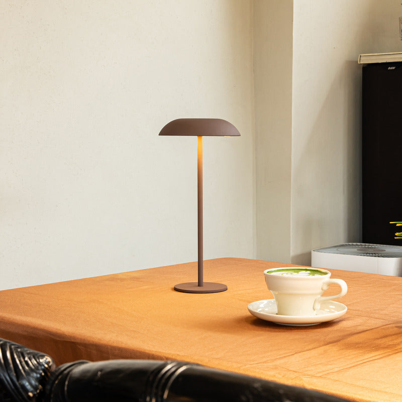 Ironia – Aufladbare Tischlampe aus Eisen mit Touch-Steuerung