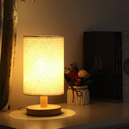 Stilvolle Lampe aus Naturholz und Leinen mit Fernbedienung