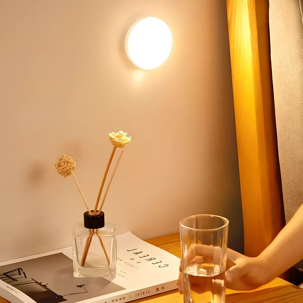 Minimalistische Japandi-Wandleuchte mit Magnethalterung