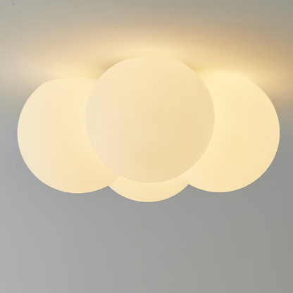 Weiße Deckenleuchte mit Wolken- und Blasendesign