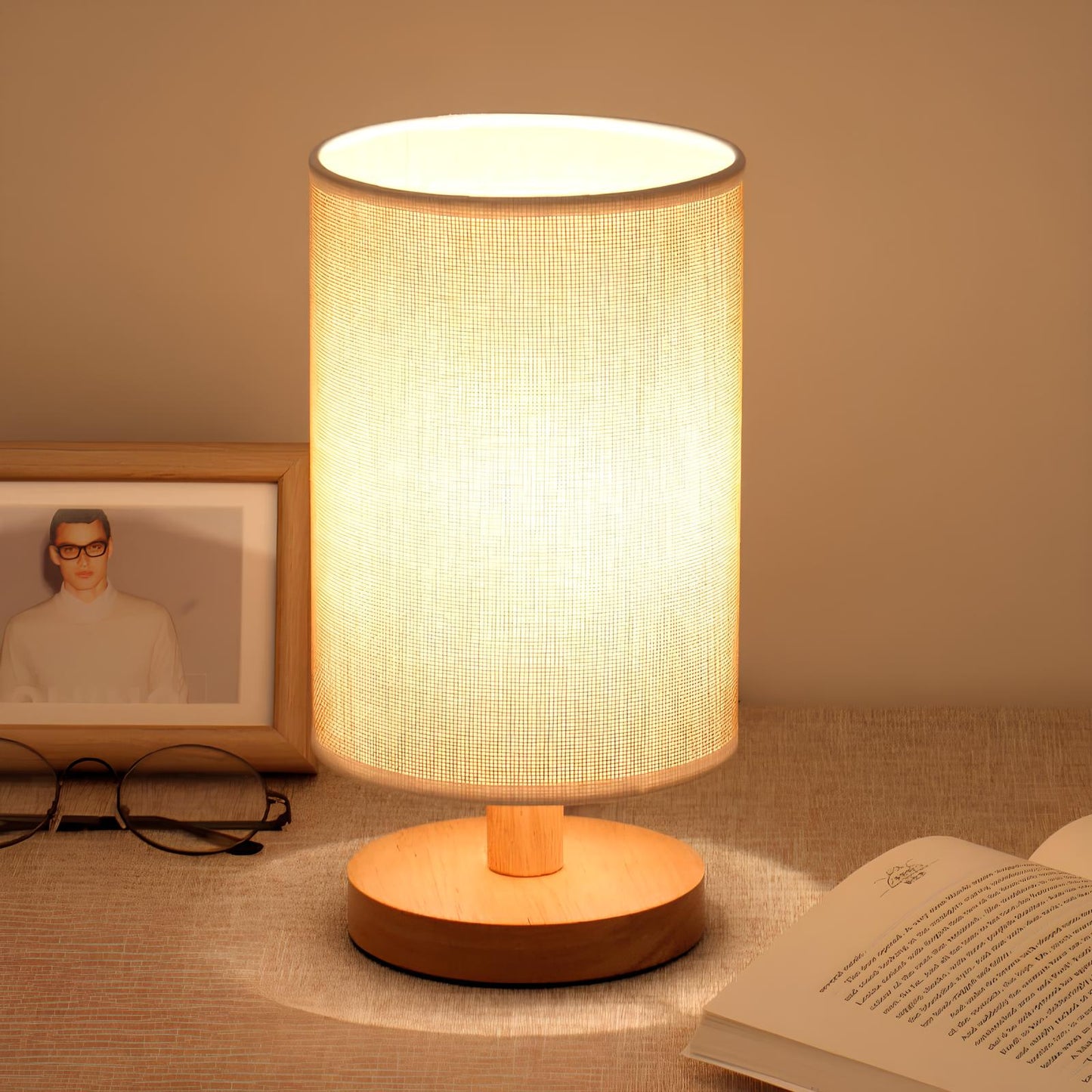 Stilvolle Lampe aus Naturholz und Leinen mit Fernbedienung