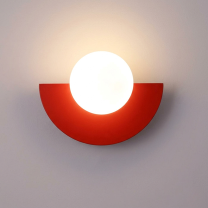 Künstlerische Designerlampe im skandinavischen Stil