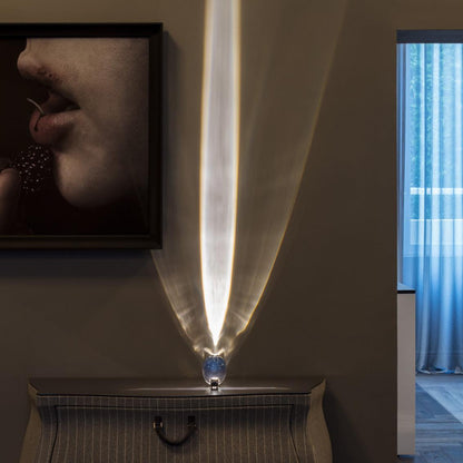 Elegante Tischlampe mit Kristalllinse – stimmungsvolles Licht und vielfältige LED-Modi