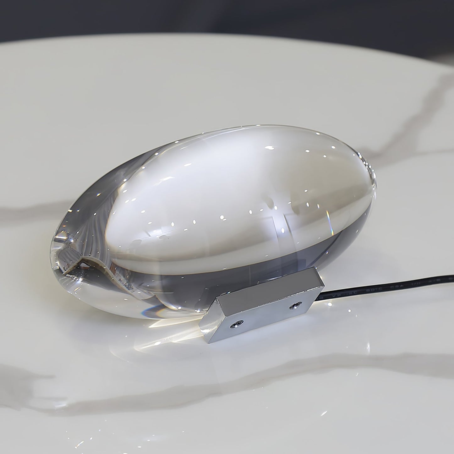 Elegante Tischlampe mit Kristalllinse – stimmungsvolles Licht und vielfältige LED-Modi