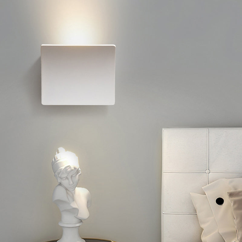 Minimalistische LED-Wandleuchte fürs Schlafzimmer – Schlicht, Modern und Funktional