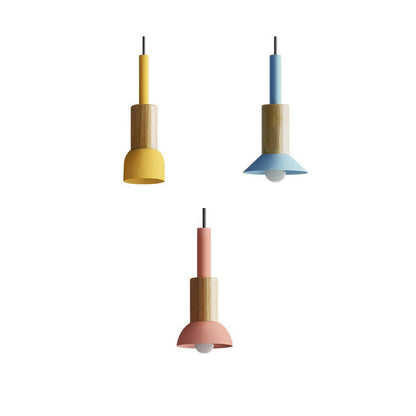Stilvolle skandinavische Hängeleuchte aus Holz mit buntem Muster
