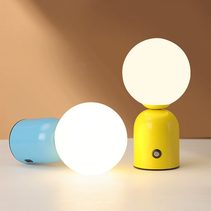 Minimalistische LED-Tischleuchte – Steckdose, 2 W mit Acrylschirm