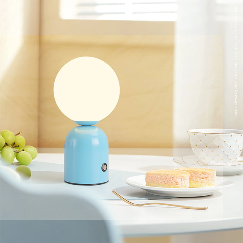Minimalistische LED-Tischleuchte – Steckdose, 2 W mit Acrylschirm