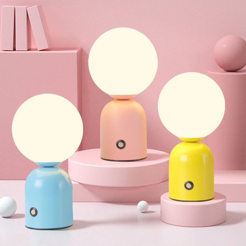 Minimalistische LED-Tischleuchte – Steckdose, 2 W mit Acrylschirm