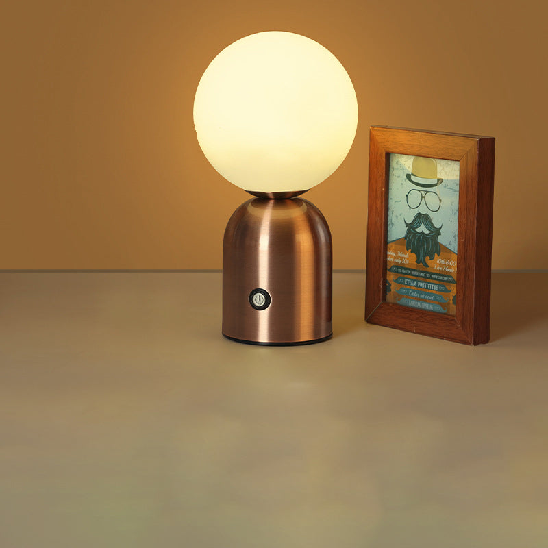 Minimalistische LED-Tischleuchte – Steckdose, 2 W mit Acrylschirm