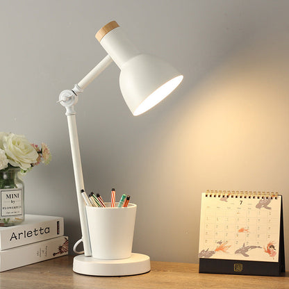 Nordische Tischlampe aus Eisen und Massivholz – eleganter Akzent in vielen Farben