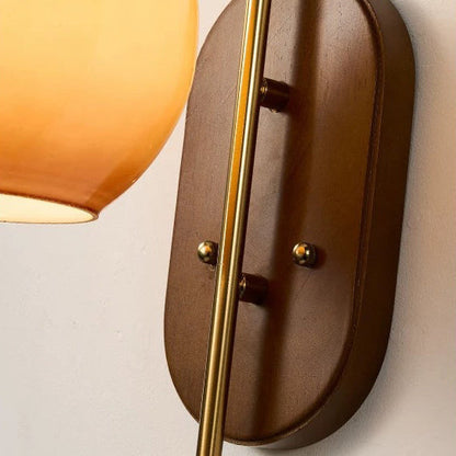 Skandinavische Wandleuchte mit Glasschirm – Milchweiß/Braun – (1 Lichtquelle)