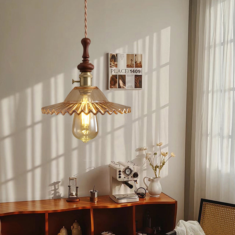 Französische Pendelleuchte mit Holzdetail – Glas und Metall – 1-flammig, 4 Stile