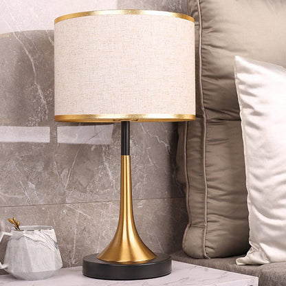 Retro-Tischlampe mit Metallgestell und Stoffschirm, E26-Fassung, Höhe 45 cm