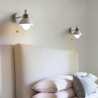 Moderne bunte Wandlampe im skandinavischen Stil